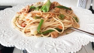 Nodles is a companion to the vegetables and chicken.