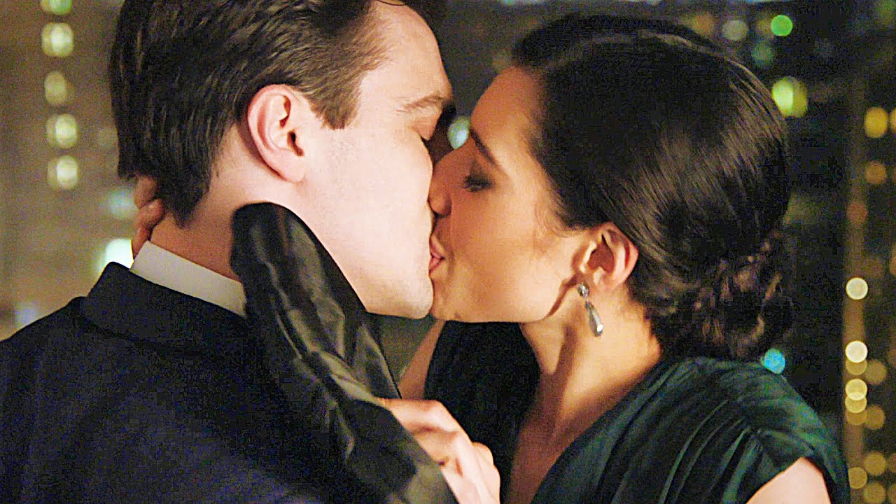 Chicago Fire 10x12 / Kiss Scene — Violet and Evan (Hanako Greensmith and  Jimmy Nicholas) - Febspot