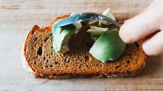 Avocado Egg Grilled Cheese Sandwich | Healthy Breakfast Sandwich Recipe.