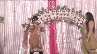 Mast dance