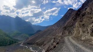 On the way to Chunda Valley