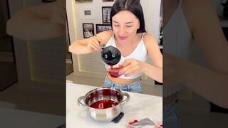 Do you think she can make jelly ????????