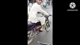 کراچی والوں نے مہنگے پیٹرول کا توڑ نکال لیا۔۔۔۔???? the people of karachi got rid of the expensive petrol. i