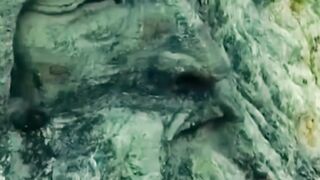 скульптура древнекитайского бога Фу-си и известного китайского поэта .