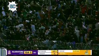 IFTIKHAR AHMAD hits six Sixs in the |final over of the innings PSL