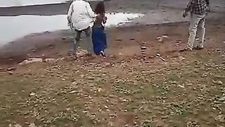انڈیا میں ایک جوان لڑکی کی ساتھ کیا واقعہ پیش أیا