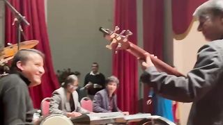 Badan pe sitare lapetay hue | Live Concert