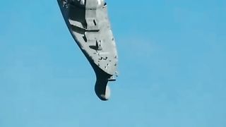 Крейсер Москва атакует Кремль с воздуха.