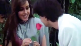 Do dil mil rahy hain ????????