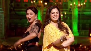 Madhuri dixit and raveena tondan rocked the dance floor