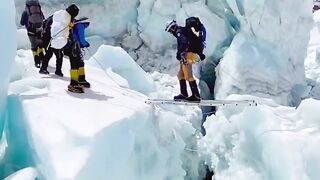 Woowoo Dangerous climbing