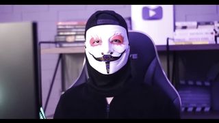 ÜNLÜ E-GIRL'Ü KİRALADIM, HİLEYLE TROLLEDİM! (CS:GO)