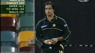 Shoaib Akhtar hit Bouncer to Watson