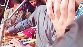 sR video song