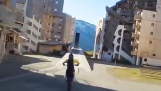 Wonderful Moto Basejump