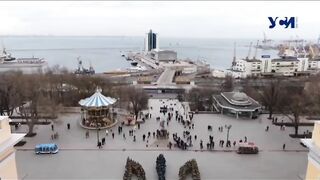 Зрелищный флешмоб В Одессе в честь Дня герба Украины