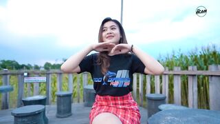 DJ ON THE FLOOR x MELODY ENAK