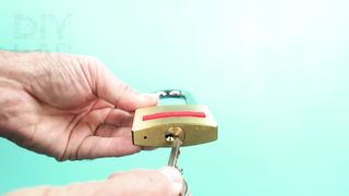 Insane-Way-to-Open-Any-Lock-Without-a-Ke_67.