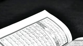 قرآن فرماتا ہے کم ہنسو زیادہ رؤو