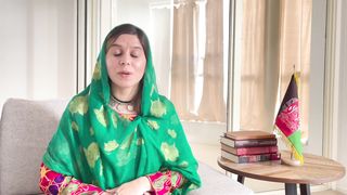 افغانې نجلۍ ته