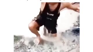 What is this going on in the river #hahahaha #hhhh# funny #fun #foryo