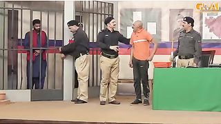 خبرہار پولیس اسٹیشن میں نشئی نے تماشہ لگا دیا