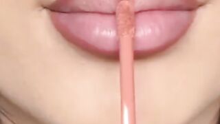 Lips make up artist