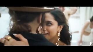 Hume_to_loot_liya_milke_husn_walon_ne_