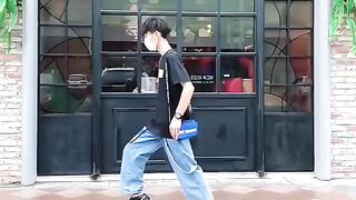 How to MoonWalk | Tutorial for Everyone #moonwalk #shorts #dance