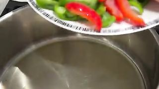 Easy Chicken Fajitas Recipe (with Homemade Marinade)