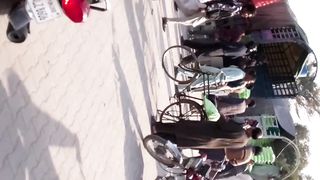 مھنگائ کے مارے لوگ