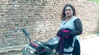 How to drive Bike Aunty Guid