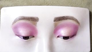 Pink shimmery eyes make-up