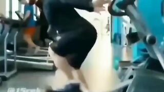Share with your Gym Mate  | Who acts like this ?? #gym #friends #funny #shorts