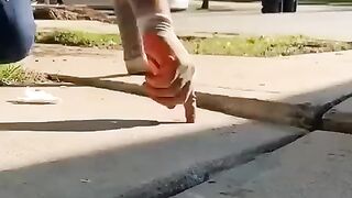 Новая технология выравнивания тротуарных плит, с помощью пены.