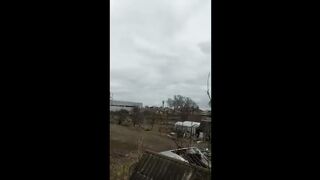 Российские вертолеты ведут бой над Гостомелем (Киевская область).