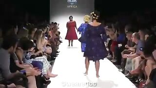 Модели на подиуме.