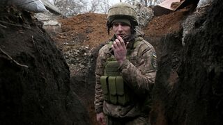 Ukraine Army fight down Russia