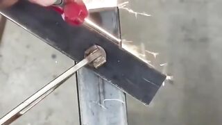 Легче отрезать болгаркой.