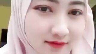 Makin Cantik Pacarmu Makin GELISAH HIDUPMU