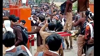 college fight pakastan kpk real story