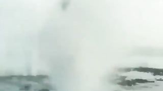 BOOM SEA THROUG THE TRYE