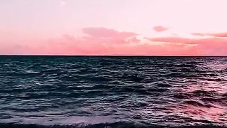 Очень красивый закат на море