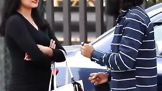 Ak bar ak larki gai barish ma tuckandar k pass kam krwany best funny video