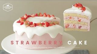 Making strawberry cake ????