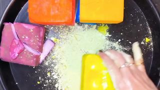 Dyed gym chalk crush