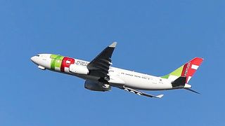 Aircraft airliner airplane