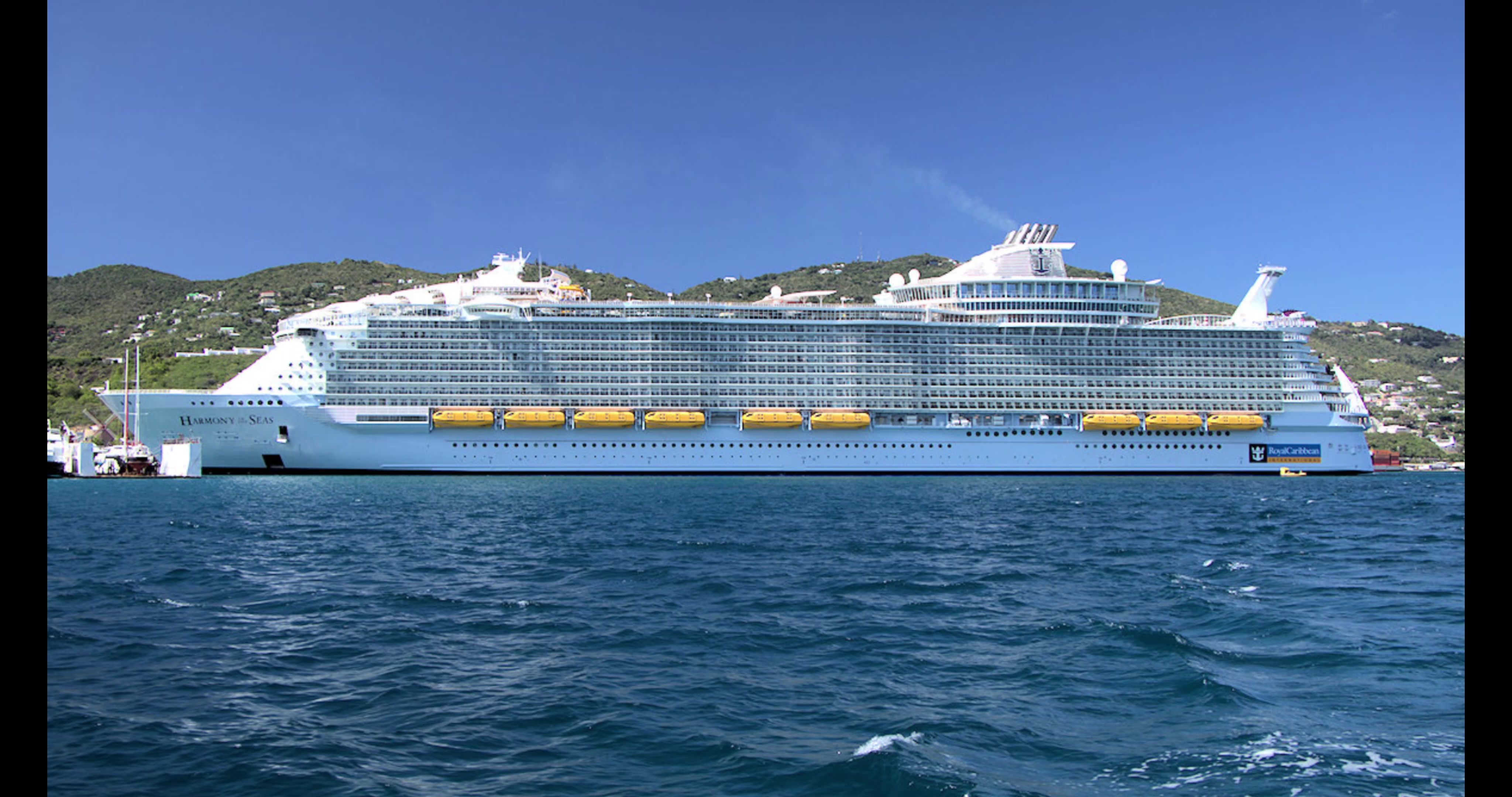 Корабли большое фото. Гармония морей круизный лайнер. Лайнер Harmony of the Seas. Harmony of the Seas круизный лайнер. Океанский лайнер Оазис морей.