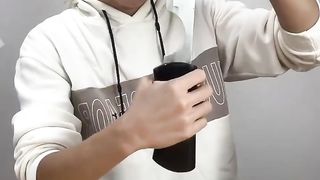 Chinese magician reveals some magic tricks