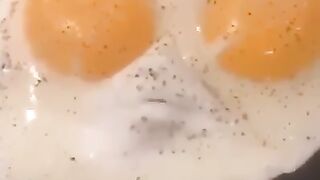 Shaking Egg